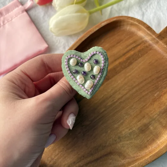 Broșă Inimă Catifea Verde