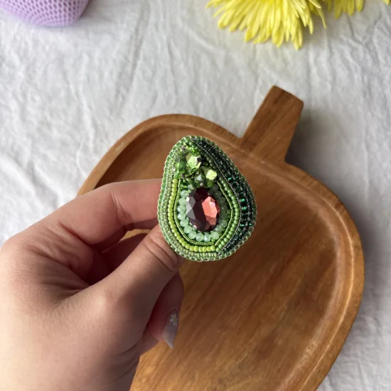 Broșă Avocado